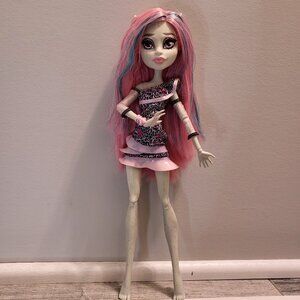 Monster High doll - Rochelle Goyle Ghouls Night Out -  BBC10
